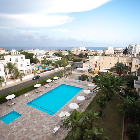 Debbiexenia Hotel Apartments Paralimni Eksteriør billede