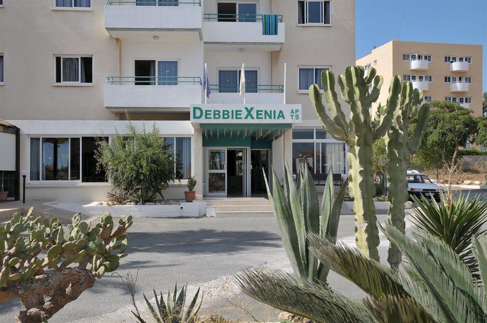 Debbiexenia Hotel Apartments Paralimni Eksteriør billede