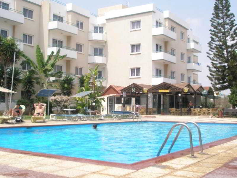 Debbiexenia Hotel Apartments Paralimni Eksteriør billede